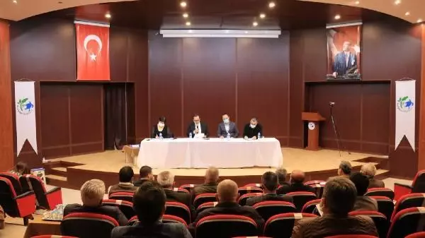 Gazipaşa'da Osmanlı tuğralı saatin kaldırılması tartışması: Biz Osmanlı kasabası değiliz Gazipaşa'da Osmanlı tuğralı saatin kaldırılması tartışması: Biz Osmanlı kasabası değiliz