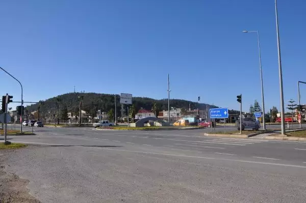 Gazipaşa'da Osmanlı tuğralı saatin kaldırılması tartışması: Biz Osmanlı kasabası değiliz Gazipaşa'da Osmanlı tuğralı saatin kaldırılması tartışması: Biz Osmanlı kasabası değiliz