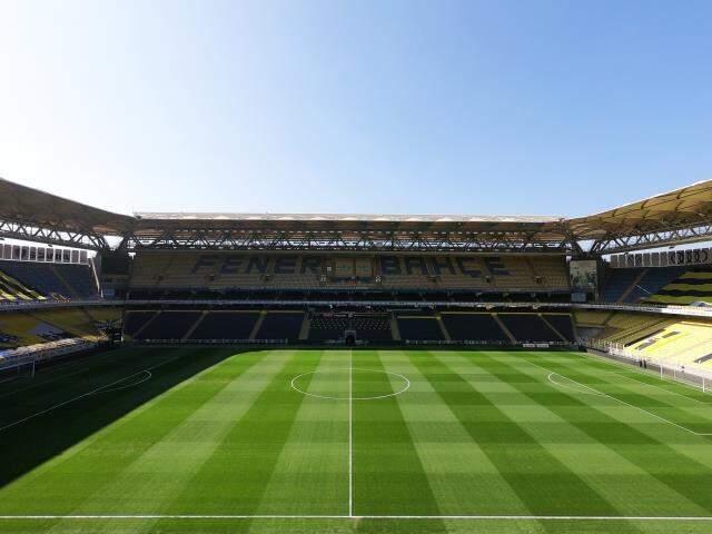 Göztepe maçı sonrası Ülker Stadı'nın zemini tamamen düzeldi Göztepe maçı sonrası Ülker Stadı'nın zemini tamamen düzeldi