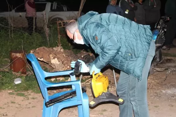 Son dakika haberleri | Husumetlisine pompalı tüfekle ateş açarken kendi eşini vurdu Son dakika haberleri | Husumetlisine pompalı tüfekle ateş açarken kendi eşini vurdu