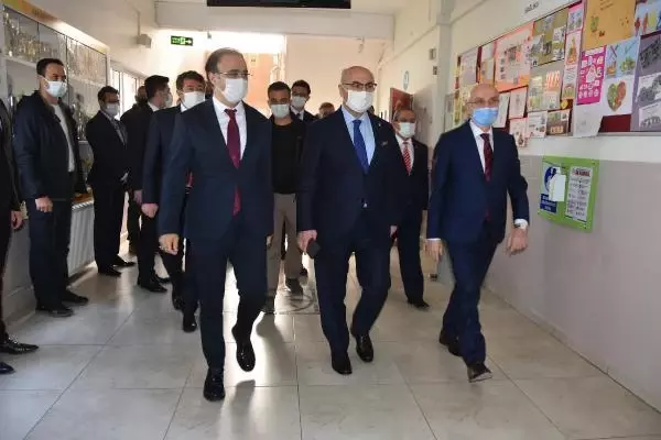 Son dakika... İçişleri Bakan Yardımcısı Erdil'den İzmir'de denetim Son dakika... İçişleri Bakan Yardımcısı Erdil'den İzmir'de denetim