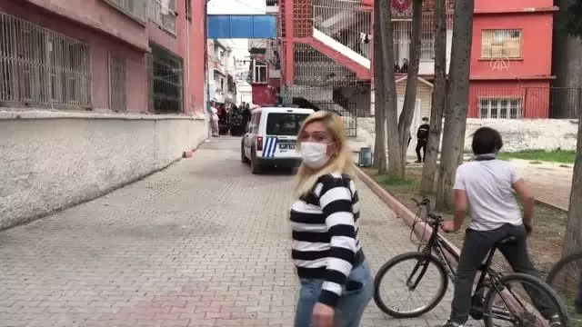 İlkokulun yıkılan avlu duvarının altında kalan çocuk yaşamını yitirdi İlkokulun yıkılan avlu duvarının altında kalan çocuk yaşamını yitirdi