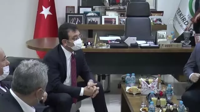 İmamoğlu: 'Yerel yönetimler, birçok konuyu kendi kentinde çözümle mesuldür' İmamoğlu: 'Yerel yönetimler, birçok konuyu kendi kentinde çözümle mesuldür'