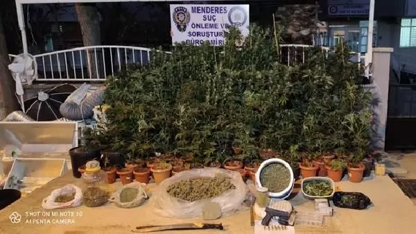 Son dakika haberi! İzmir'de uyuşturucu operasyonunda tarihi eser ele geçirildi Son dakika haberi! İzmir'de uyuşturucu operasyonunda tarihi eser ele geçirildi
