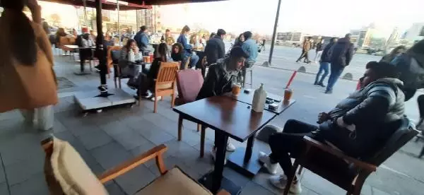 izmit te kafelerde koronavirus unutuldu 4 13969805 o