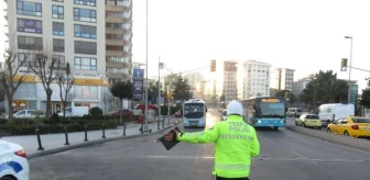 Son dakika haberi... Kadıköy'de toplu taşıma araçlarında koronavirüs denetimi