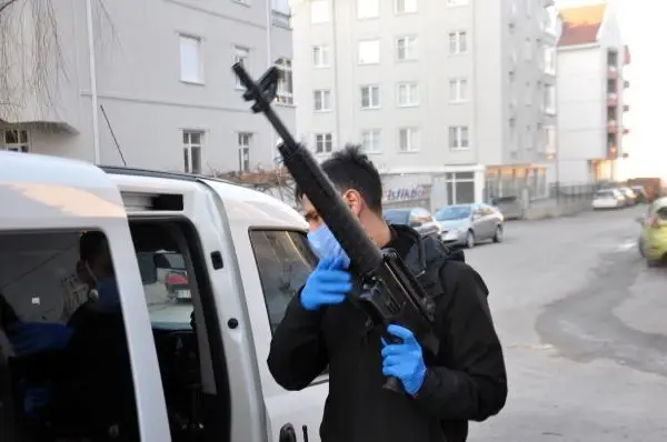 Son dakika gündem: Karaman'da iki grup silahla çatıştı: 4 gözaltı Son dakika gündem: Karaman'da iki grup silahla çatıştı: 4 gözaltı
