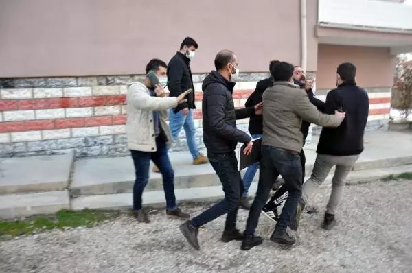 Son dakika gündem: Karaman'da iki grup silahla çatıştı: 4 gözaltı Son dakika gündem: Karaman'da iki grup silahla çatıştı: 4 gözaltı