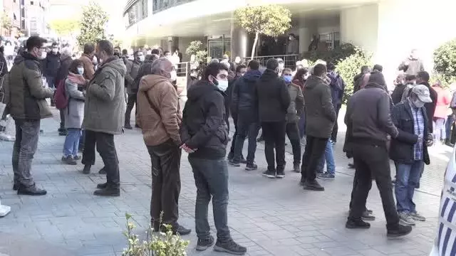 Kartal Belediyesi ile Genel İş Sendikası arasında imzalanan TİS'e işçilerden tepki Kartal Belediyesi ile Genel İş Sendikası arasında imzalanan TİS'e işçilerden tepki