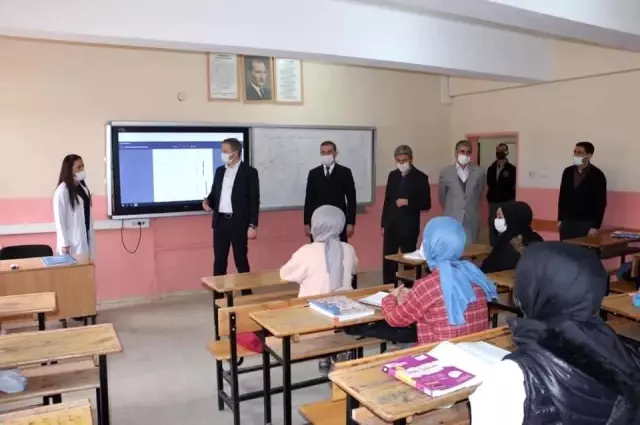 Kaymakam Yelek'ten okul ziyareti Kaymakam Yelek'ten okul ziyareti