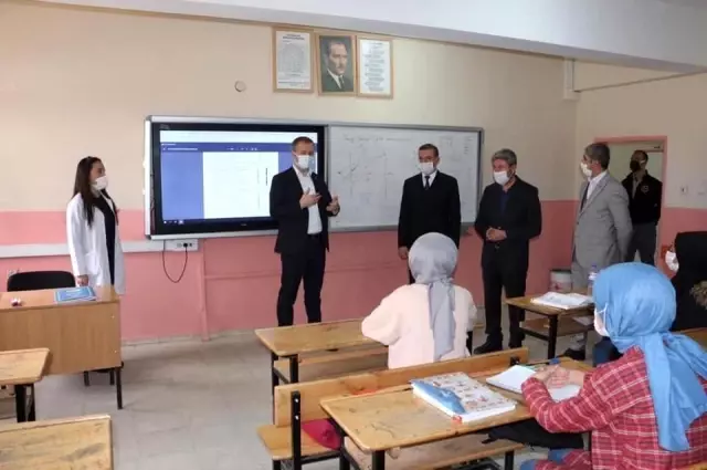 Kaymakam Yelek'ten okul ziyareti Kaymakam Yelek'ten okul ziyareti