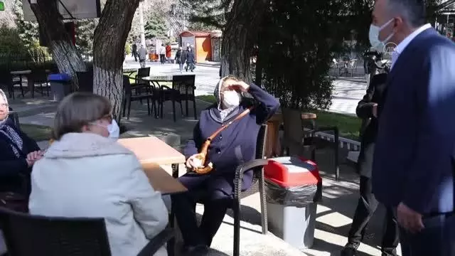 KIRKLARELİ - Vali Bilgin: 'Kentimizde maalesef iki haftada yüzde 100'e yakın vaka artışı oldu' KIRKLARELİ - Vali Bilgin: 'Kentimizde maalesef iki haftada yüzde 100'e yakın vaka artışı oldu'