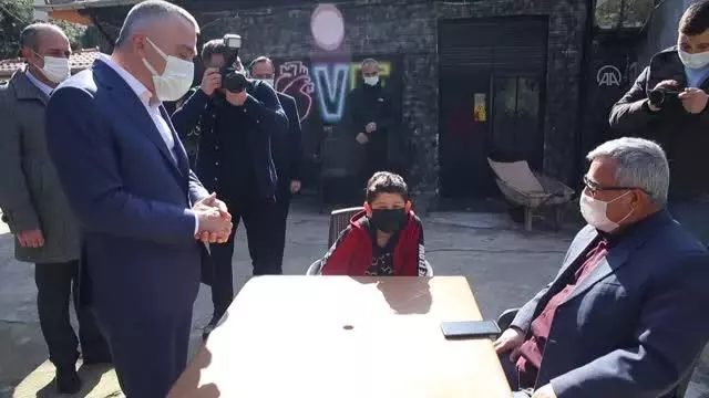 KIRKLARELİ - Vali Bilgin: 'Kentimizde maalesef iki haftada yüzde 100'e yakın vaka artışı oldu' KIRKLARELİ - Vali Bilgin: 'Kentimizde maalesef iki haftada yüzde 100'e yakın vaka artışı oldu'