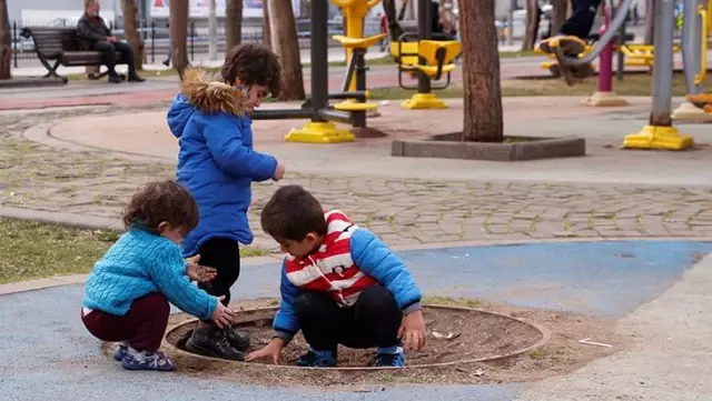 Koronayı hafif atlatan çocuklarda görülen MIS-C hastalığında, ilk ölümcül vakalar görülmeye başlandı Koronayı hafif atlatan çocuklarda görülen MIS-C hastalığında, ilk ölümcül vakalar görülmeye başlandı