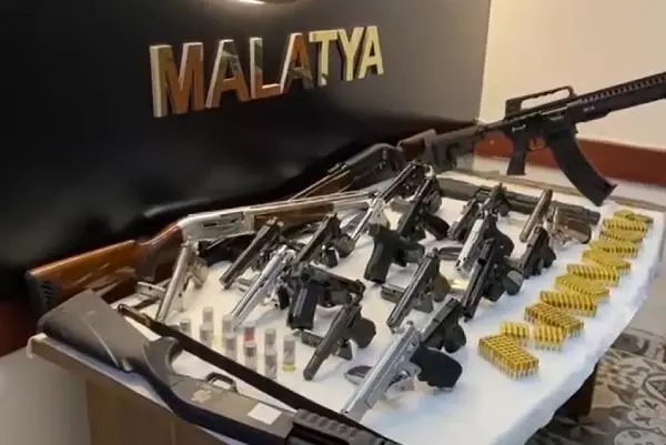 Malatya'da suç örgütü operasyonuna 15 tutuklama Malatya'da suç örgütü operasyonuna 15 tutuklama