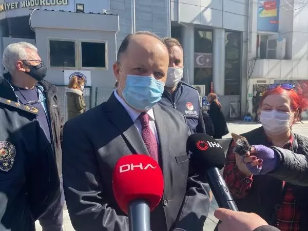 Maltepe Kaymakamı esnafa kontrollü normalleşme hakkında bilgilendirmede bulundu Maltepe Kaymakamı esnafa kontrollü normalleşme hakkında bilgilendirmede bulundu