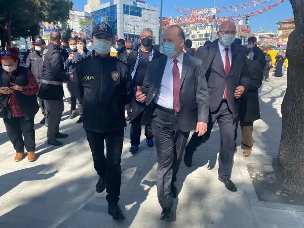 Maltepe Kaymakamı esnafa kontrollü normalleşme hakkında bilgilendirmede bulundu Maltepe Kaymakamı esnafa kontrollü normalleşme hakkında bilgilendirmede bulundu