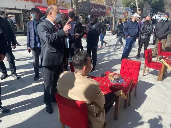 Maltepe Kaymakamı esnafa kontrollü normalleşme hakkında bilgilendirmede bulundu Maltepe Kaymakamı esnafa kontrollü normalleşme hakkında bilgilendirmede bulundu