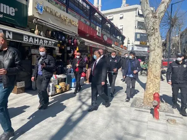 Maltepe Kaymakamı esnafa kontrollü normalleşme hakkında bilgilendirmede bulundu Maltepe Kaymakamı esnafa kontrollü normalleşme hakkında bilgilendirmede bulundu