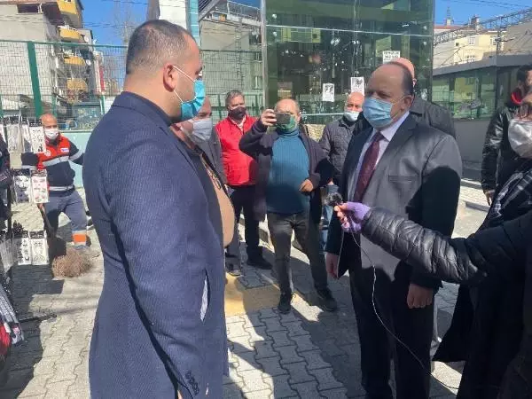 Maltepe Kaymakamı esnafa kontrollü normalleşme hakkında bilgilendirmede bulundu Maltepe Kaymakamı esnafa kontrollü normalleşme hakkında bilgilendirmede bulundu