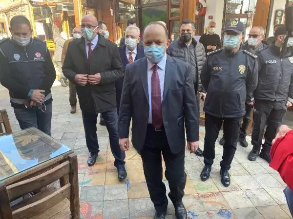 Maltepe Kaymakamı esnafa kontrollü normalleşme hakkında bilgilendirmede bulundu Maltepe Kaymakamı esnafa kontrollü normalleşme hakkında bilgilendirmede bulundu