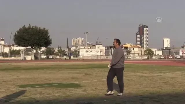 Milli çekiççi Eşref Apak, 5. kez katılacağı olimpiyatlarda 2. madalyasını kazanma hedefinde Milli çekiççi Eşref Apak, 5. kez katılacağı olimpiyatlarda 2. madalyasını kazanma hedefinde