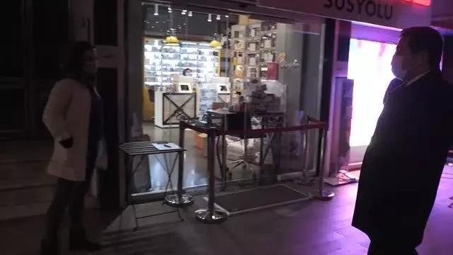 Muğla Valisi Orhan Tavlı, Kovid-19 tedbirleri denetimine katıldı Muğla Valisi Orhan Tavlı, Kovid-19 tedbirleri denetimine katıldı