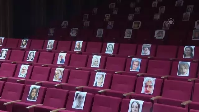 Normalleşme dönemiyle başlayan 'Kadın Oyunları Festivali' başkentli sanatseverlerle buluştu Normalleşme dönemiyle başlayan 'Kadın Oyunları Festivali' başkentli sanatseverlerle buluştu
