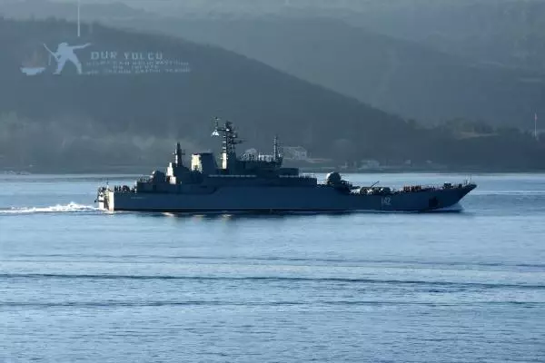 Son dakika haberi | Rus savaş gemisi, Çanakkale Boğazı'ndan geçti Son dakika haberi | Rus savaş gemisi, Çanakkale Boğazı'ndan geçti