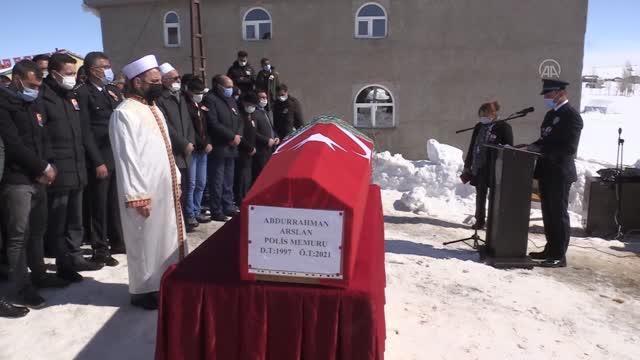 silahinin ates almasi sonucu hayatini kaybede 2 13968577 o