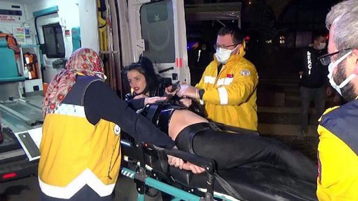 Şişede durduğu gibi durmadı! 2 genç kız, birlikte alkol aldıkları adamlar tarafından darbedildi
