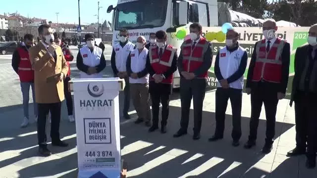 Sivas'tan Suriye'ye 2 tır patates ve un gönderildi Sivas'tan Suriye'ye 2 tır patates ve un gönderildi