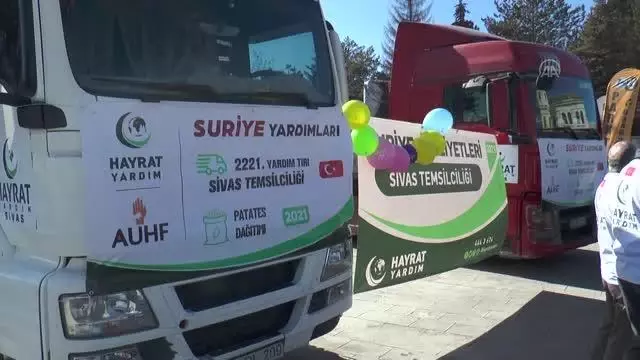 Sivas'tan Suriye'ye 2 tır patates ve un gönderildi Sivas'tan Suriye'ye 2 tır patates ve un gönderildi
