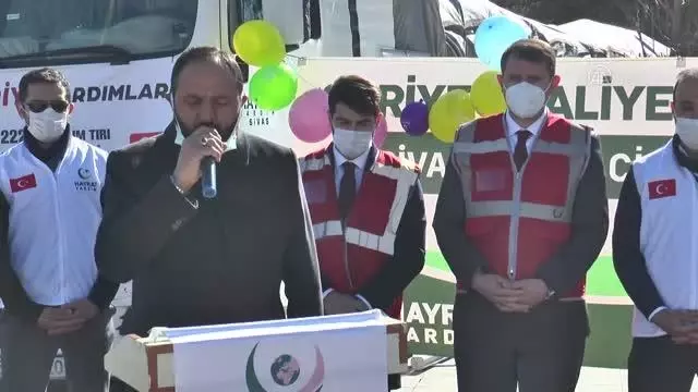 Sivas'tan Suriye'ye 2 tır patates ve un gönderildi Sivas'tan Suriye'ye 2 tır patates ve un gönderildi