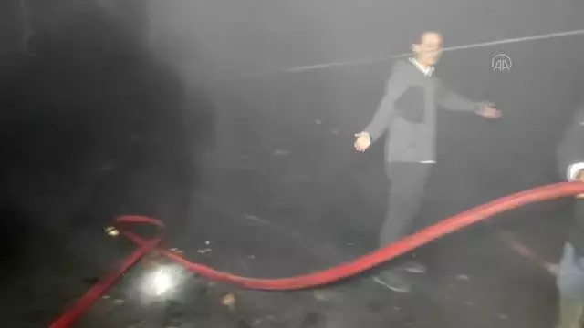 Tavuk çiftliğinde çıkan yangın söndürüldü Tavuk çiftliğinde çıkan yangın söndürüldü