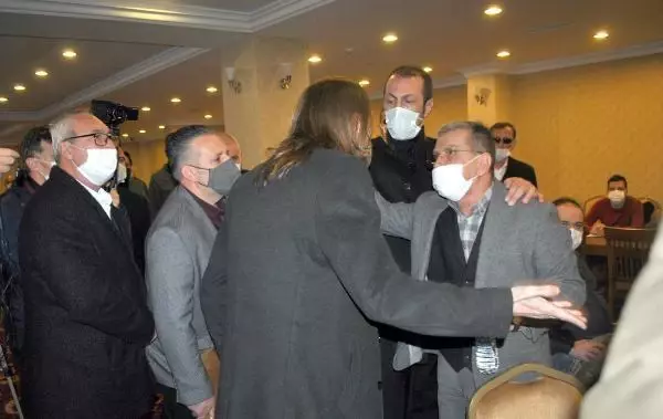 Tekirdağ'da kurulacak Plastik Organize Sanayi Bölgesi ÇED toplantısı, gerginlik nedeniyle yapılamadı Tekirdağ'da kurulacak Plastik Organize Sanayi Bölgesi ÇED toplantısı, gerginlik nedeniyle yapılamadı