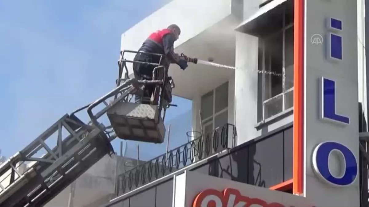 Son dakika haberleri! Yangın çıkan evdeki anne ve 4 çocuğunu vatandaşlar kurtardı