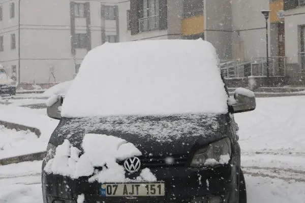 Yüksekova'da yoğun kar yağışı Yüksekova'da yoğun kar yağışı