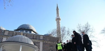 Zağnos Paşa Camii'nin tarihi meydanı ortaya çıkıyor