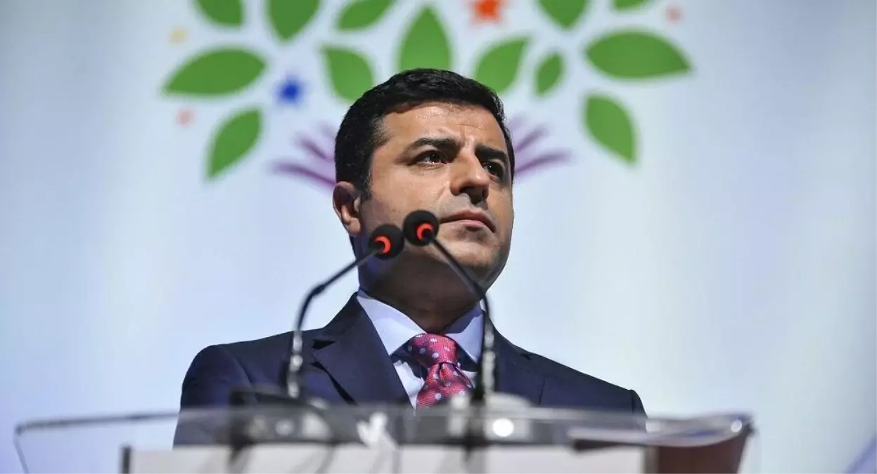 11 şehidimiz için mesaj yayınlayan Demirtaş'ın, 'Şehit' yerine 'Yaşamını yitiren askerler' demesi büyük tepki çekti
