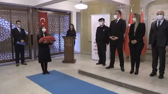 18 Mart'ta Çanakkale'de göndere çekilecek ay yıldızlı bayrak Şırnak'a ulaştı 18 Mart'ta Çanakkale'de göndere çekilecek ay yıldızlı bayrak Şırnak'a ulaştı