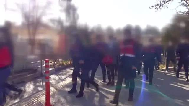 AFYONKARAHİSAR - Organize suç örgütüne yönelik ikinci operasyonda 15 zanlı tutuklandı AFYONKARAHİSAR - Organize suç örgütüne yönelik ikinci operasyonda 15 zanlı tutuklandı