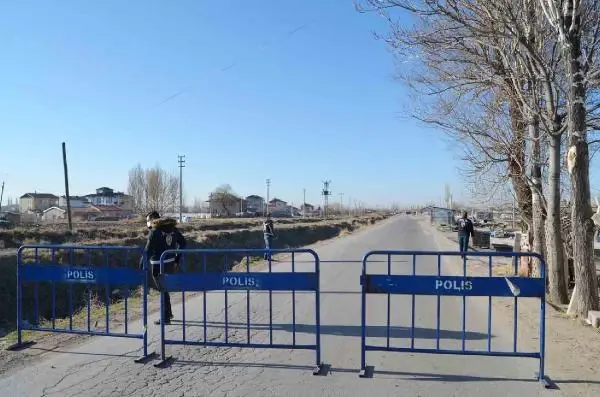 Aksaray'da 1 mahalle, 1 cadde ve 7 sokak, karantinaya alındı Aksaray'da 1 mahalle, 1 cadde ve 7 sokak, karantinaya alındı