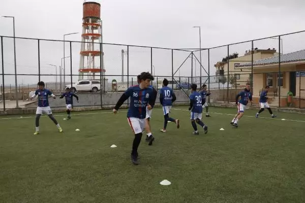 Amatör futbol okullarında 'normalleşme' sevinci Amatör futbol okullarında 'normalleşme' sevinci