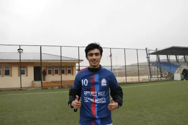 Amatör futbol okullarında 'normalleşme' sevinci Amatör futbol okullarında 'normalleşme' sevinci