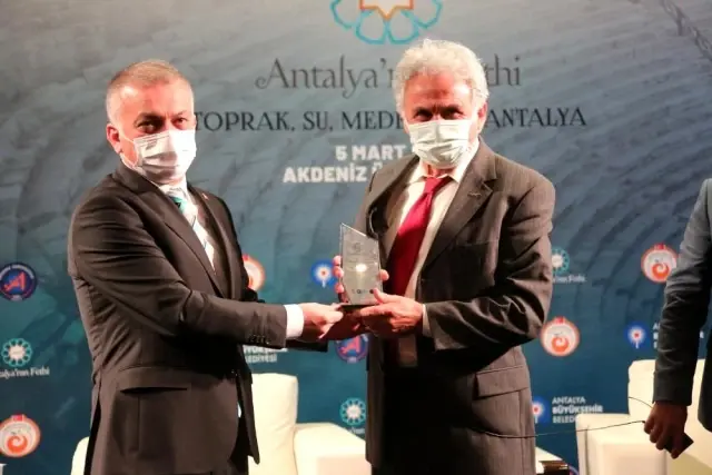 Antalya'nın fethinin 814. yıl dönümünde 'Toprak, Su, Medeniyet: Antalya' paneli düzenlendi Antalya'nın fethinin 814. yıl dönümünde 'Toprak, Su, Medeniyet: Antalya' paneli düzenlendi