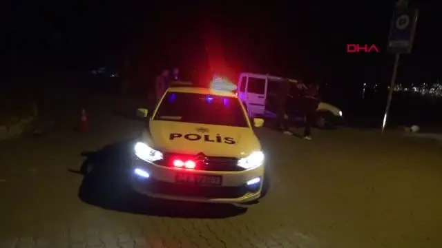 Avcılar'da cezaevinden yeni çıkan kişinin bulunduğu otomobile 8 el ateş açıldı Avcılar'da cezaevinden yeni çıkan kişinin bulunduğu otomobile 8 el ateş açıldı