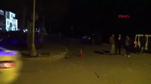 Avcılar'da cezaevinden yeni çıkan kişinin bulunduğu otomobile 8 el ateş açıldı Avcılar'da cezaevinden yeni çıkan kişinin bulunduğu otomobile 8 el ateş açıldı