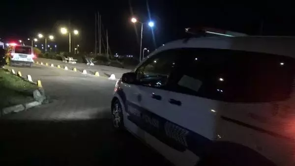 Avcılar'da cezaevinden yeni çıkan kişinin bulunduğu otomobile 8 el ateş açıldı Avcılar'da cezaevinden yeni çıkan kişinin bulunduğu otomobile 8 el ateş açıldı
