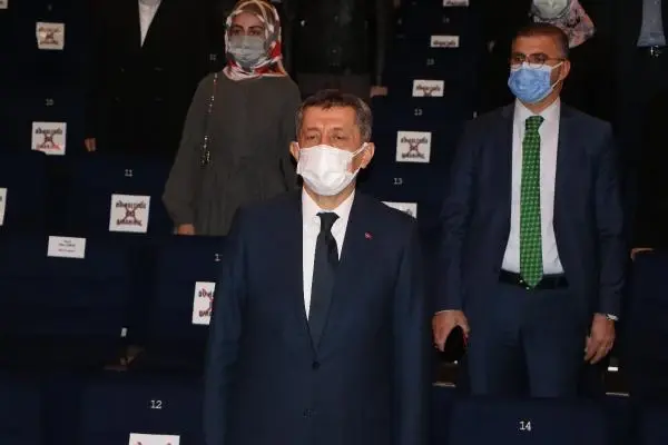 SAKARYA BAKAN SELÇUK OKULLARI ZİYARET ETTİ, ÖĞRETMENLERLE BULUŞTU SAKARYA BAKAN SELÇUK OKULLARI ZİYARET ETTİ, ÖĞRETMENLERLE BULUŞTU